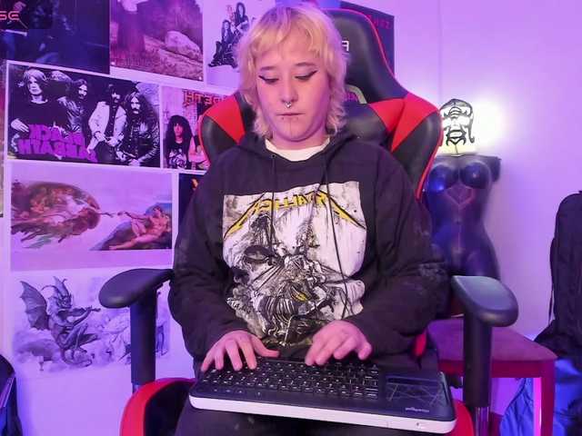 Mistresscrowley-666's BongaCams show and profile