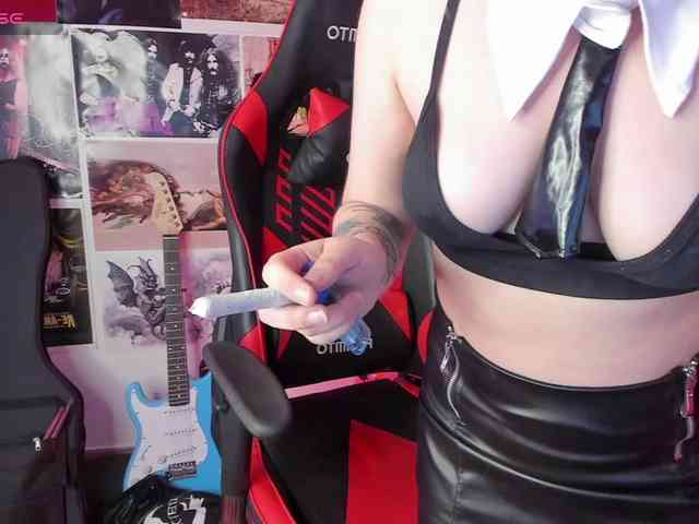 Mistresscrowley-666 webcam