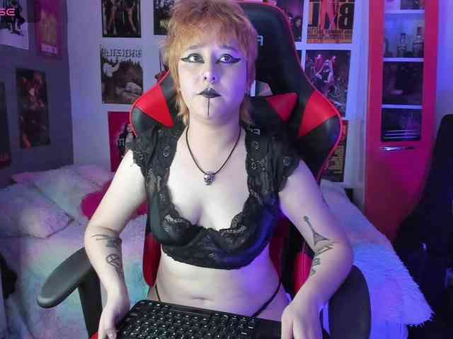 Mistresscrowley-666 webcam