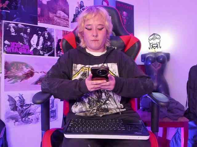 Mistresscrowley-666 webcam