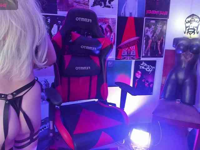 Mistresscrowley-666 webcam