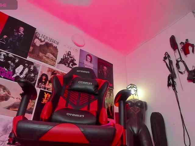 Mistresscrowley-666 webcam