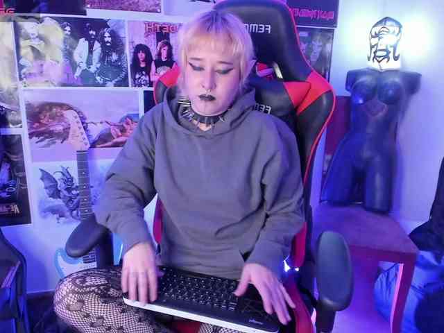 Mistresscrowley-666 webcam