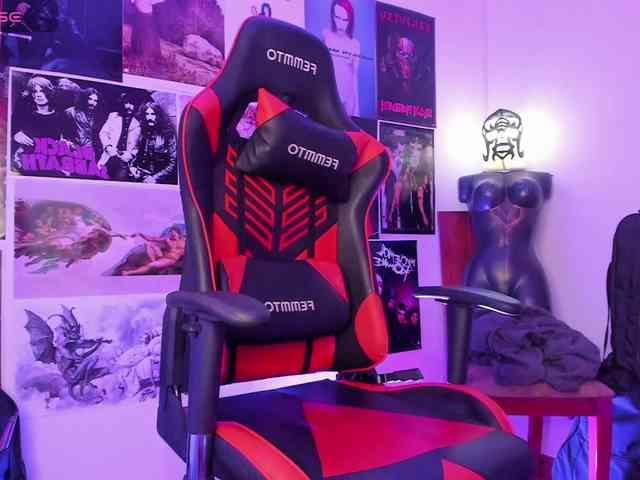 Mistresscrowley-666 webcam