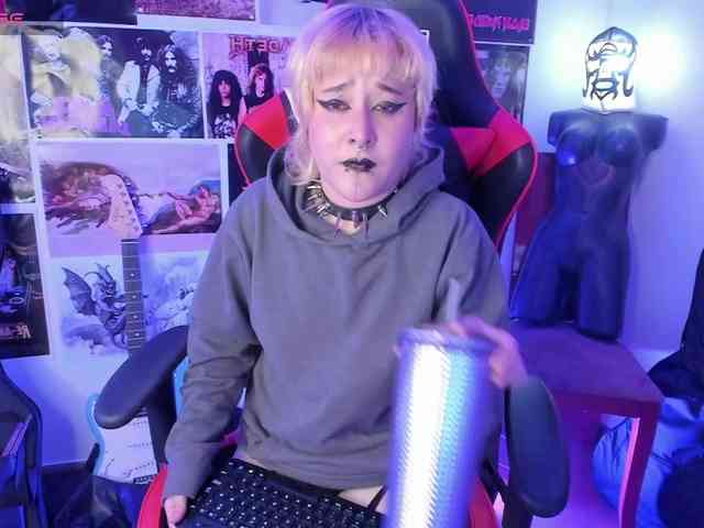 Mistresscrowley-666 webcam