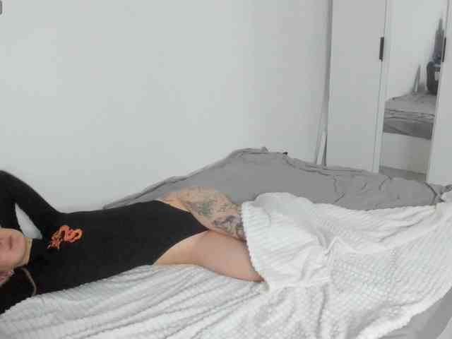 kittystaring webcam