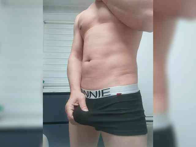 Artemch Live Webcam on BongaCams