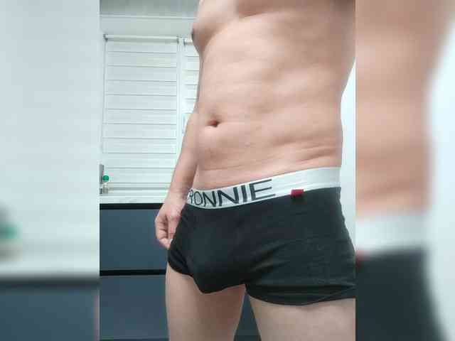 Artemch Live Webcam on BongaCams