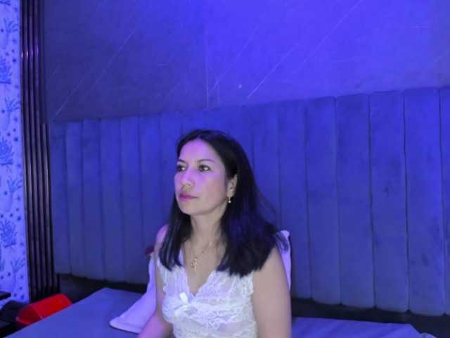 MeganCollinss webcam bongacams model stream image