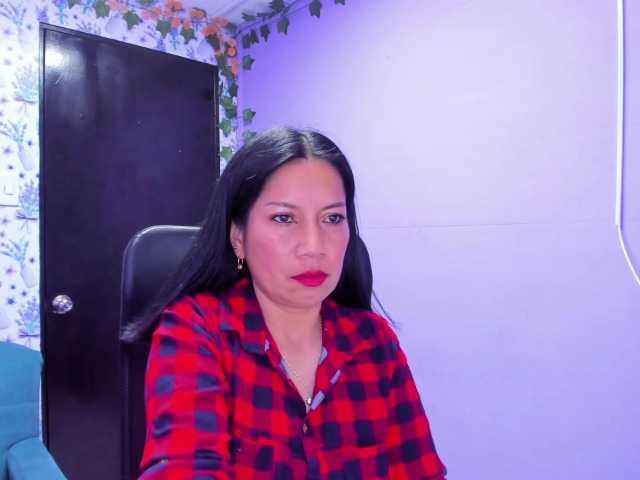 MeganCollinss webcam bongacams model stream image