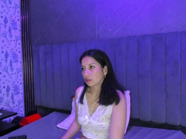 MeganCollinss webcam bongacams model stream image