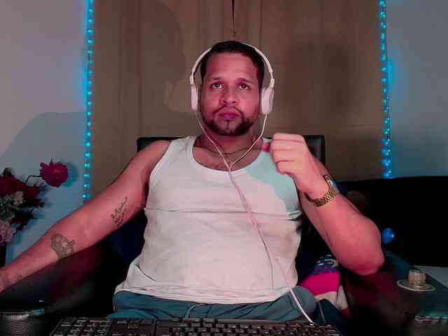 LucasGaeel LucasGaeel