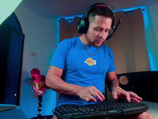 LucasGaeel LucasGaeel