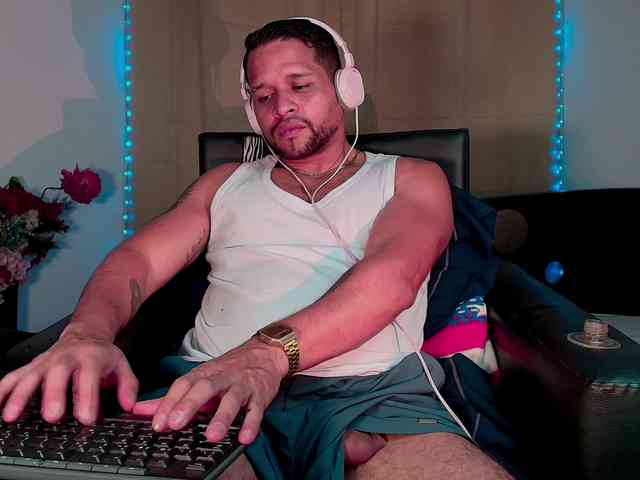 LucasGaeel LucasGaeel