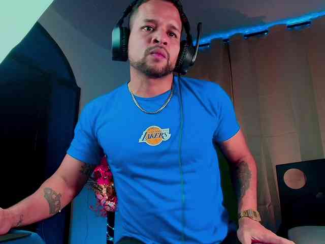 LucasGaeel LucasGaeel