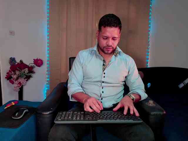 LucasGaeel LucasGaeel