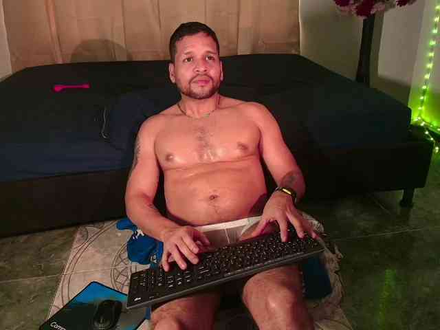 LucasGaeel Live Webcam on BongaCams