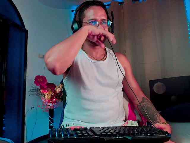 LucasGaeel LucasGaeel