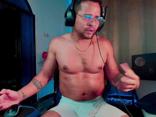 LucasGaeel LucasGaeel