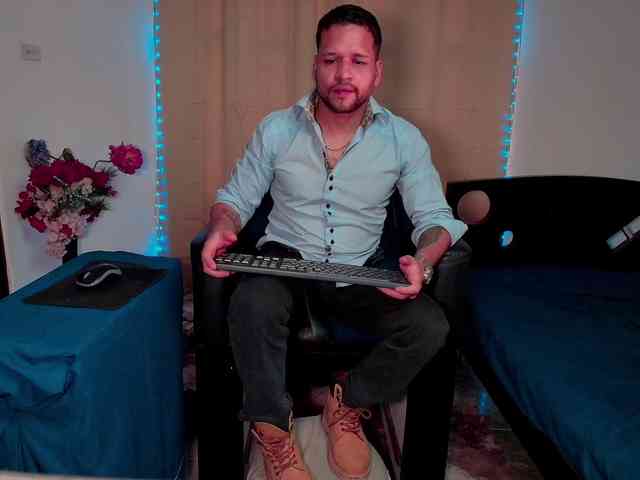 LucasGaeel LucasGaeel