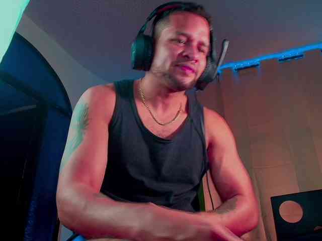 LucasGaeel LucasGaeel