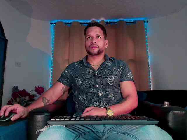 LucasGaeel LucasGaeel