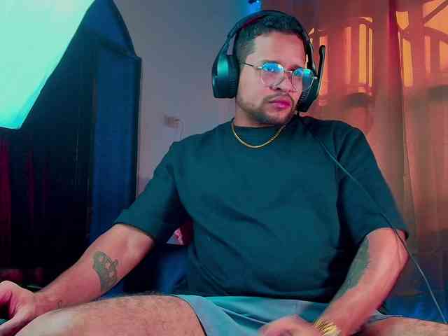 LucasGaeel LucasGaeel