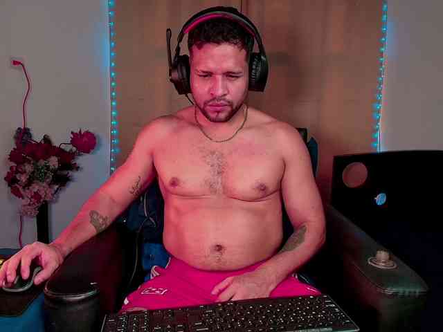 LucasGaeel LucasGaeel