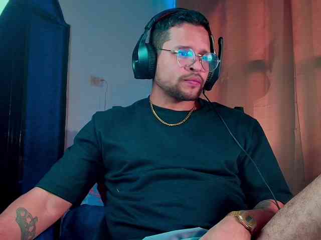 LucasGaeel LucasGaeel