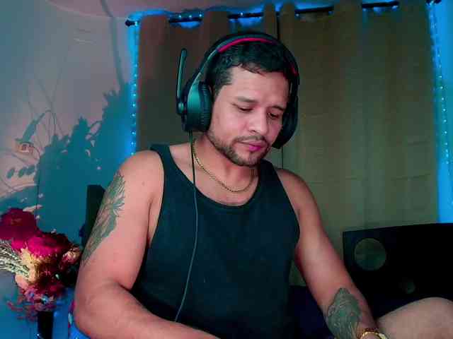 LucasGaeel LucasGaeel