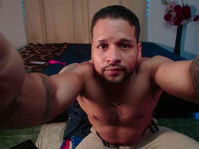 LucasGaeel Live Webcam on BongaCams