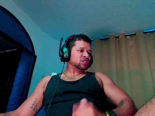 LucasGaeel LucasGaeel