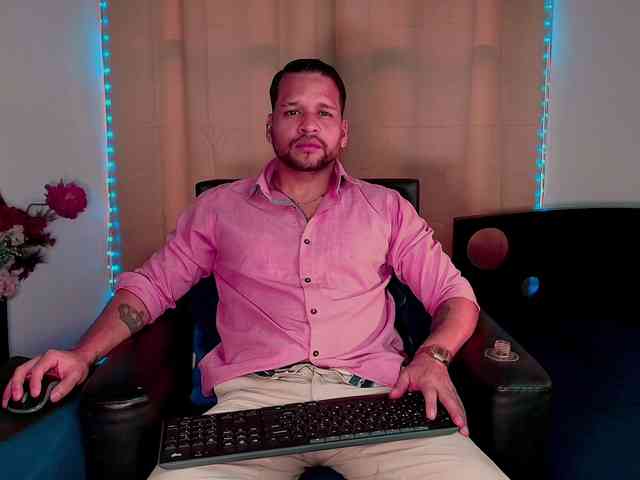 LucasGaeel LucasGaeel