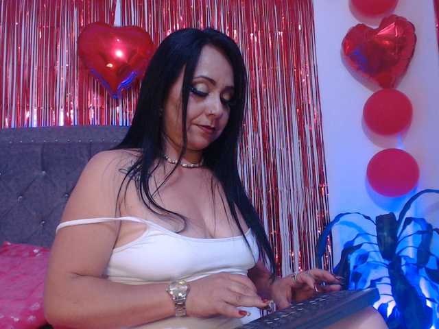 Gemasweet's BongaCams show and profile
