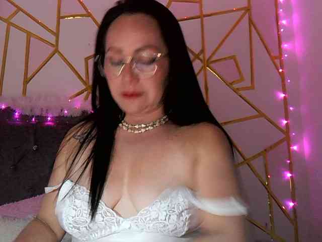 Gemasweet Live Webcam on BongaCams