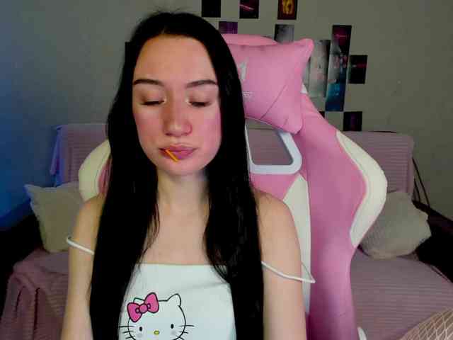 ArinaMeow19 webcam