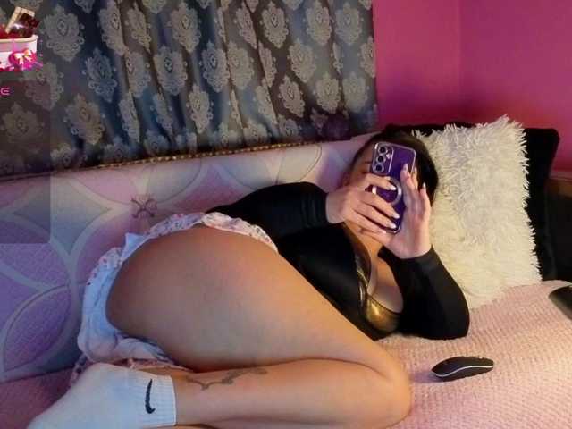 ValentinaVale's BongaCams show and profile