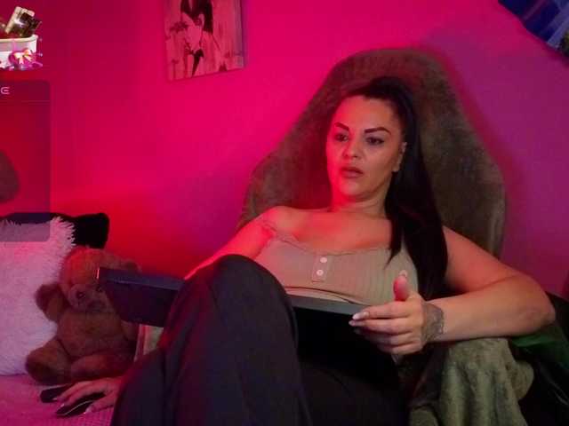 ValentinaVale's BongaCams show and profile