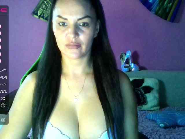 ValentinaVale webcam