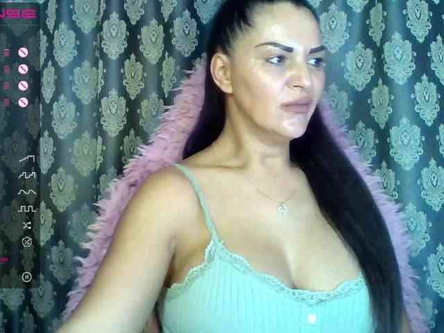 ValentinaVale webcam
