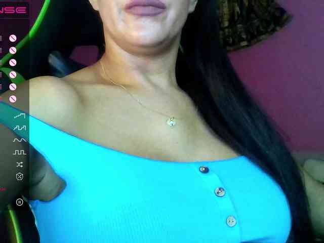 ValentinaVale webcam