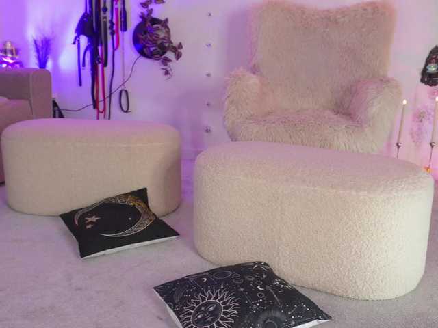 curlynatashaa's BongaCams show and profile