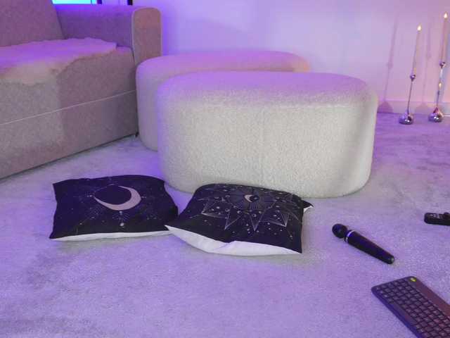 curlynatashaa's BongaCams show and profile