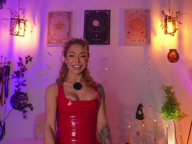 curlynatashaa's BongaCams show and profile