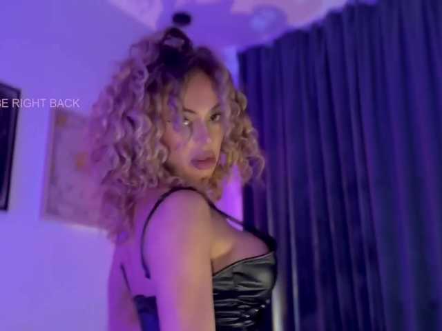 curlynatashaa's BongaCams show and profile