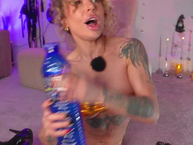 curlynatashaa's BongaCams show and profile