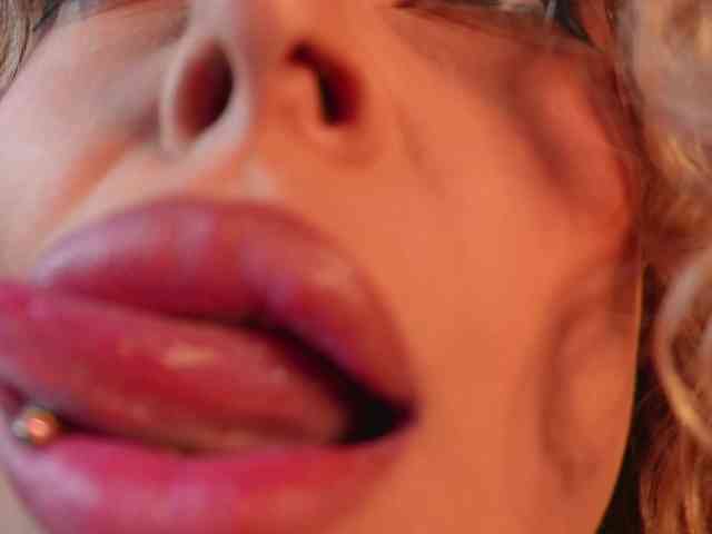 curlynatashaa webcam