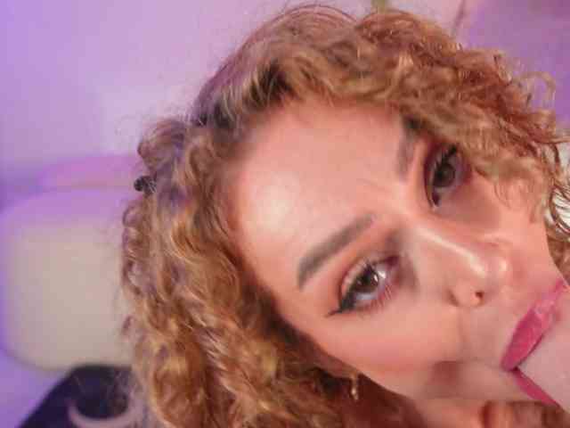 curlynatashaa webcam