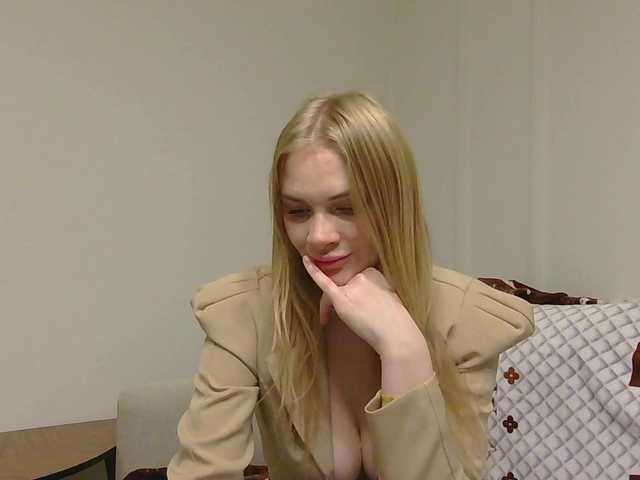 SofiaRay – webcam model profile photo