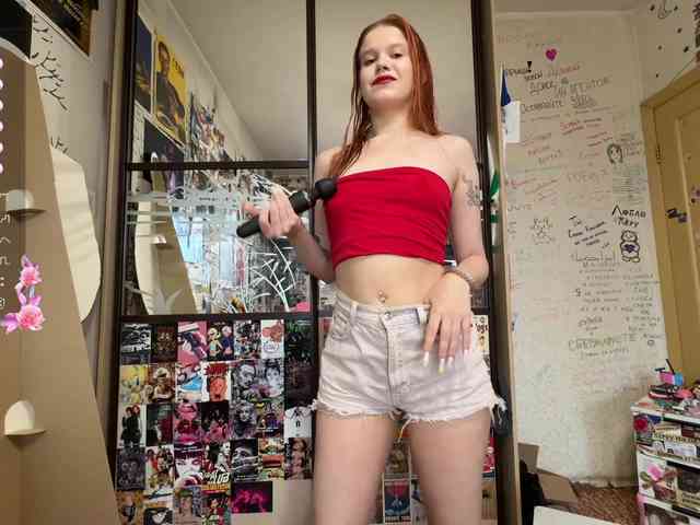 AdellaJulander webcam